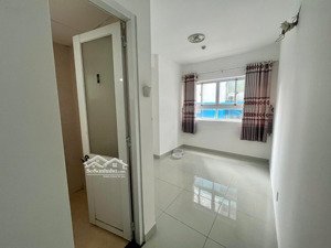 cho thuê căn hộ 8x plus, dt 67m nhà trống, giá thuê 7tr. nhà có 2pn 2wc, vị trí đường trường chinh