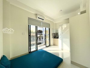 phòng mới ban công thoáng mát ngay âu cơ lạc long quân