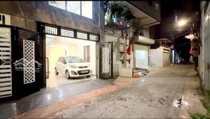 11.9 tỷ nhà 6 tầng 42m2 full đồ ô tô ngủ trong nhà