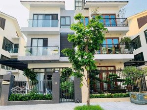 bán gấp căn biệt thự có hầm, 205m2 chỉ hơn bốn chục tỷ