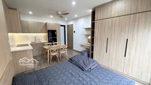cho thuê studio trung kính nội thất xịn, ban công rộng, vào ở ngay!