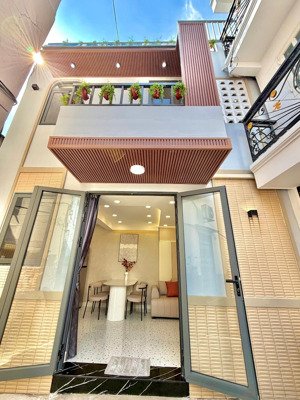 rẻ rẻ rẻ nhất- nhà mới full nội thất- nhỉnh 6 tỷ- ngã 4 hàng xanh, bình thạnh