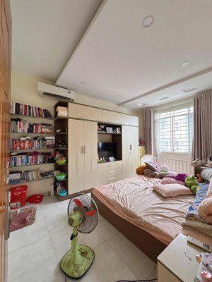 bán biệt thự quận 7 , phường phú thuận, huỳnh tân phát