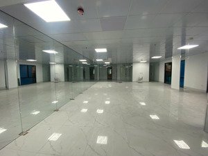 cho thuê sàn văn phòng mỹ đình 1. dt 170m, có điều hoà, thang máy, nhà mới 100%. giá 20 triệu/sàn