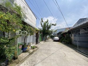 nhà 3 tầng _ xe hơi quay đầu _ thị trấn nhà bè_ 99m2