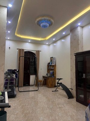 bán nhà 75m2 xây 4 tầng trên mặt đường hùng vương, thượng lý giá 12,9 tỷ