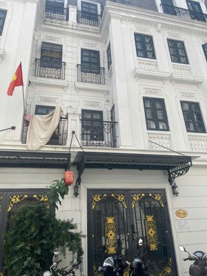 cho thuê nhà liền kề cạnh vinhomes hàm nghi, 65m * 5 tầng,thông sàn,giá 33 triệu,lh 