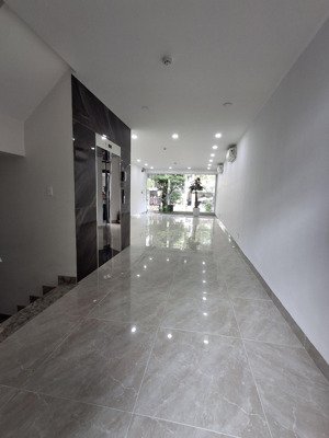 cho thuê văn phòng nguyên căn hầm, 5 lầu, nhà đẹp 70tr tại kđt him lam kênh tẻ