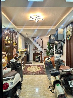 lô góc vf3 đỗ cửa, nhà tân mai, sđcc, full nội thất 30m, 5 tầng chỉ 6.1 tỷ-nhà thật giá thật 100%