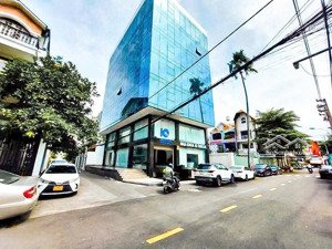 bán đất góc 2 mặt tiền dương quảng hàm p5, 900m2(20x45) ctxd: hầm + 7 tầng, hđt 160tr, giá bán mềm