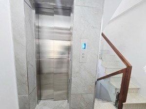bán nhà xuân đỉnh-btl 33m 7tầng thang máy các bãi gửi ôtô 30m và 50m ra phố cực tiện lợi đẹp ở luôn