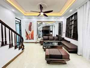 căn duy nhất! nhà dịch vọng hậu lô góc, 2 thoáng, ngõ 3 gác thông, kd nhỏ, sổ đẹp, dân xây, ở ngay