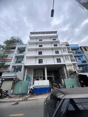 building có thang máy mặt tiền đường cô giang p. cô giang quận 1