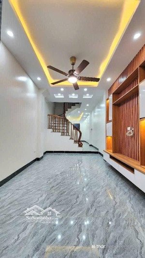 chính chủ rất cần bán gấp nhà kim giang. tk 3 phòng ngủ. đủ nội thất. đường oto gần. chỉ 2.5ty