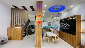 bán nhà gần biển hòn chồng nha trang đường ô tô giá rẻ ngang đẹp hướng đông sổ hồng hoàn công