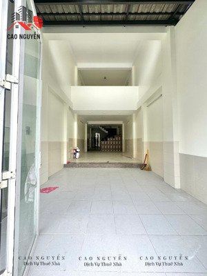 nhà (4m x 20) 5 tầng, điện 3 pha, tời hàng, đường chiến lược. lh 