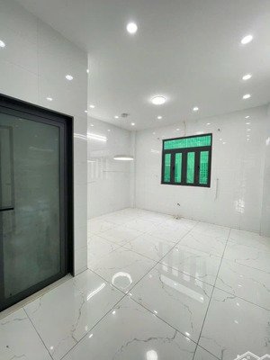 cho thuê nhà 6 phòng ngủ khu dân cư hưng phú 1 gần chợ giá 20 triệu