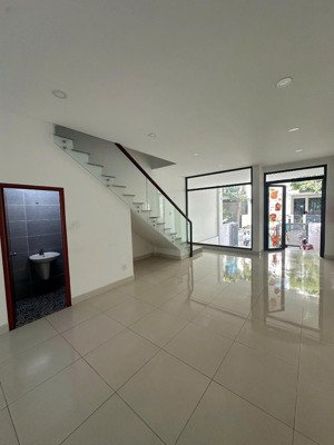 cho thuê văn phòng 42tr/tháng bình trưng tây- quận 2- 5x20m(100m2) sg mystery villas lh: 0934509***