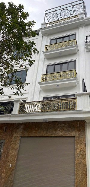 siêu phẩm kinh doanh đường 18m! liền kề đối diện trường cấp 3 mericurie văn phú. 94m2 mặt tiền 4.7m