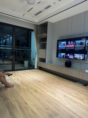 chính chủ bán ch 83m2, 3n2vs, full nội thất đẹp - giá 8,5 tỷ tại hà nội centerpoint - lh 