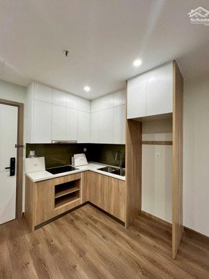 bán căn hộ 1n+1 tòa i2 dt 43m2 vinhomes smart city, view bể bơi, đồ cơ bản, giá 3.75 tỷ bao phí