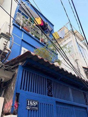 nhà 3 tầng phan xích long hẻm thông sát mt chỉ 4,55 tỷ