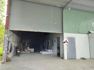 cho thuê kho bãi tại thành phố mới bình dương.
diện tích 300 mét vuông