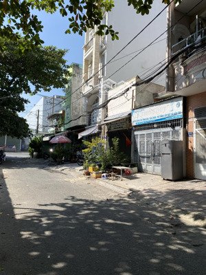bán nhà sát coopmart và city land phan văn trị, 69m2, đường nhựa trước nhà 8m có vỉa hè 2 bên