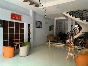 bán nhà q7. sổ hồng riêng chính chủ.