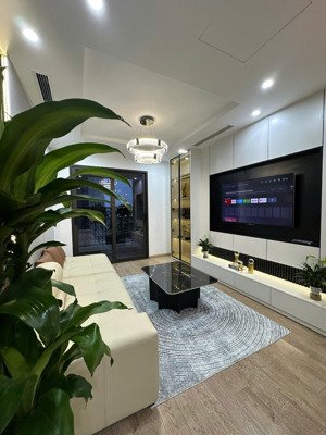 chính chủ tôi cần bán gấp căn 3 ngủ chung cư florence trần hữu dực,dt 82m,giá 8 tỷ, sẵn sổ