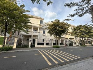 biệt thự cityland park hills gò vấp - 11*20m - 1 trệt 3 lầu - sẵn thang máy - máy lạnh