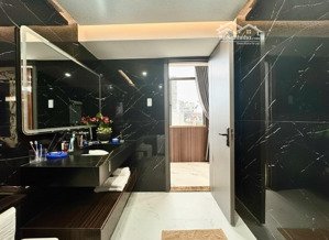 mặt tiền bạch đằng, phường 2, tân bình 159m² 6 tầng gần sân bay dòng tiền cao