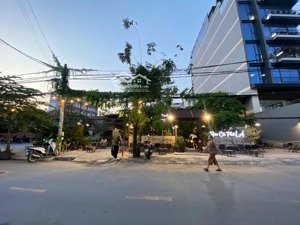 gà đẻ trứng vàng ! mt dương quãng hàm gò vấp - dt: 26x40m cn: 1.040m2 - xd: hầm 7 tầng - giá 90 tỷ