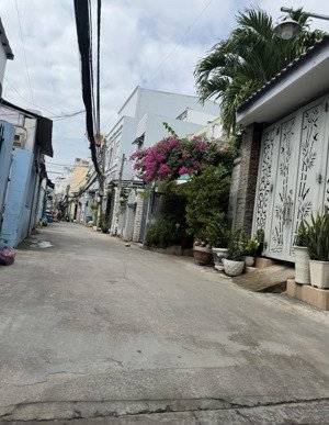 bán nhà mới 4 tầng 6 phòng ngủ,65m2,hẻm ô tô-thông.huỳnh tấn phát,quận 7.nhỉnh 8 tỷ