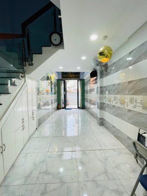 bán nhà 30m2 trệt lửng lầu sân thượng 4pn 4wc võ duy ninh view landmark 81