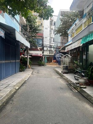 cần bán nhà cấp 4 nguyễn văn linh, khu cán bộ dân trí cao, có thể kinh doanh cho thuê buôn bán.