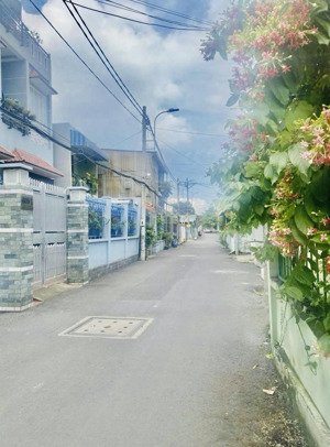 nhà 2 tầng ngay vạn phúc ngang lớn gần 5m 85m2 cách ql13 vài bước chân