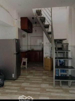 cách mặt tiền phạm văn đồng 1 căn , bình lợi trung, bình thạnh.
diện tích : 15 m2, 2 tầng,3x6m.