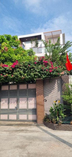 bán đất cạnh mặt tiền phạm văn đồng ngang khủng 5.5m