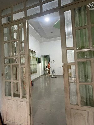 nhà c4, gần xa lộ hà nội, 102m2, sân oto, đường nhựa 6m thông, giá 5.x tỷ, tân phú, quận 9