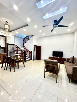 hiếm bồ đề long biên | nhà đẹp mặt tiền 6.7m | 40m2 | 5 tầng | chỉ nhỉnh 9 tỷ