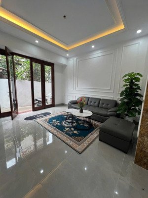 chủ nhà bị ngân hàng xiết nợ cần bán nhà tại bắc từ liêm giá 8 tỷ 6 còn thương lượng diện tích 35m