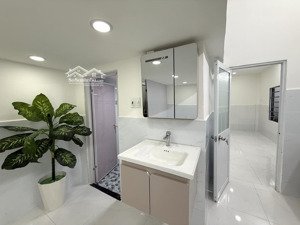 cho thuê nhà nguyên căn 70m2, nhà mới xây sạch sẽ, 2pn, 2wc,1pk... cách chợ phương sài 300m.