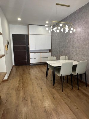 cần bán gấp 56m2 sky3 phú mỹ hưng, 2pn, 1wc, 4tỷ6, nhà đẹp, view công viên, khu an ninh, tiện ích