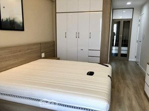 chính chủ cần bán nhanh căn hộ dockland dt 125m2, 3pn, 2wc, giá 6ty7 nhà 2 ban công lh 