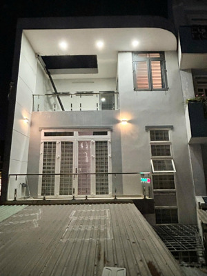 mặt tiền nguyễn oanh 4 tầng 180m2 - 4 x 22 nở hậu 10 - 4pn có hẻm sau 6m đang cho thuê chỉ 105tr/m2