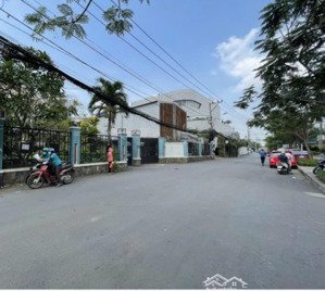 ngộp bán 4 tỷ đất đẹp 5x20m mt đường số 20, hiệp bình chánh, thủ đức. đường 10m ngay sau gigamall