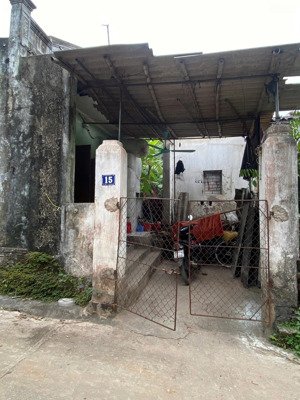 chính chủ nhà cấp 4 diện tích 70m2, đường xe tải đậu cửa