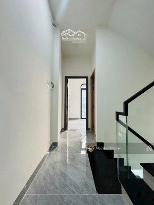 chính chủ bán gấp nhà 1tr2l,tum mới 100%, ngay chợ tnp a, trường học cấp 1,2,3, đại học ,kcn cao q9