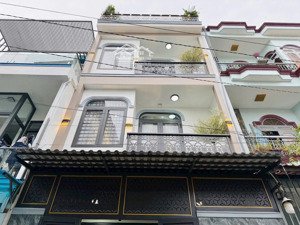 sở hữu hàng hiếm 4,8 tỷ đường 8m 100m2 sát bên giga mall. cho thuê 17tr/tháng. sổ hồng riêng